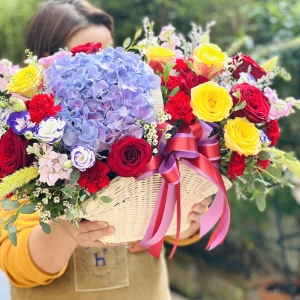 กระเช้า 041 Rainbow Hydrangea Celebration Basket